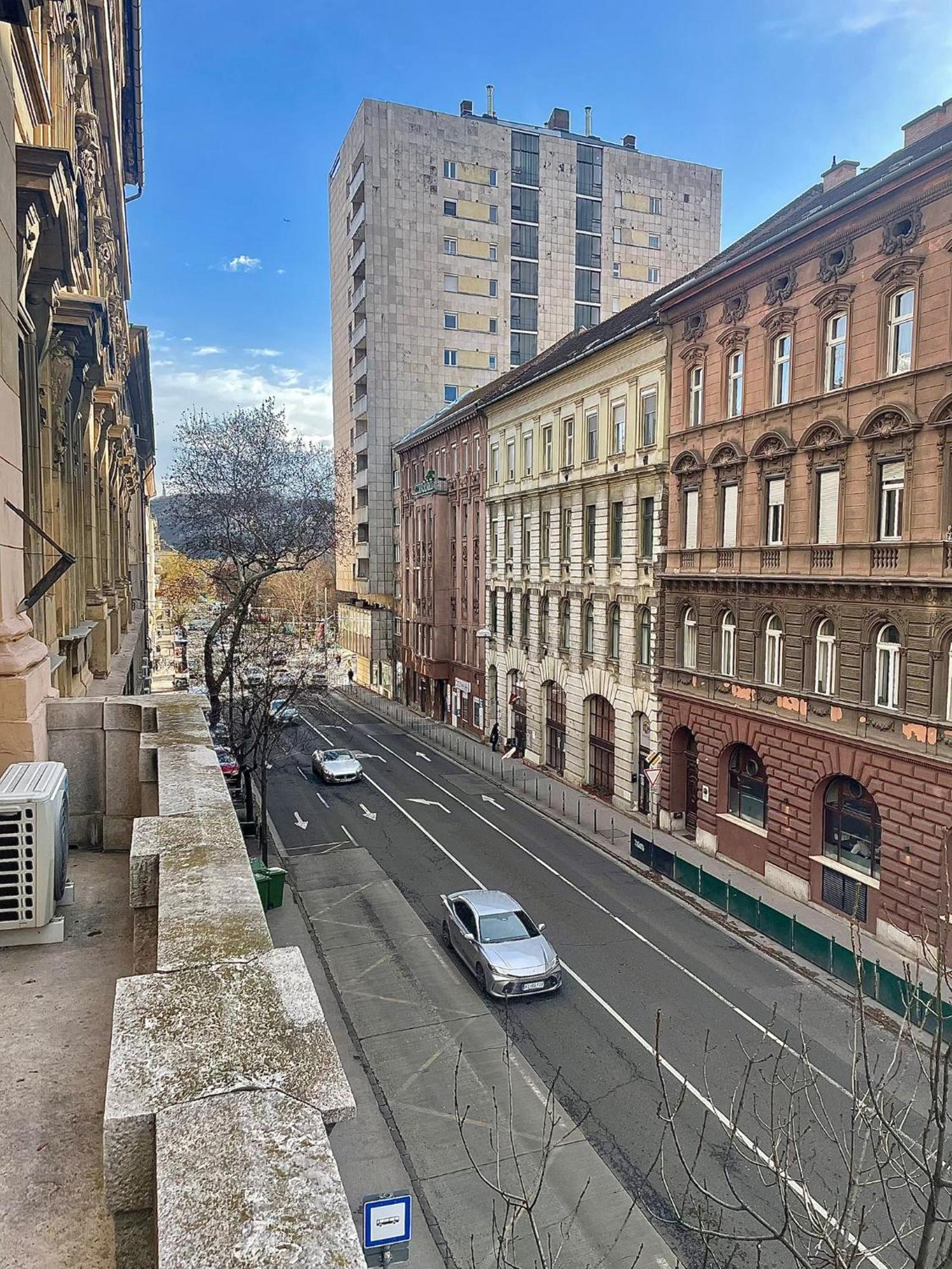 Logodi Castle Hill Apartment I Free Parking I Self Check-In — Fotók 2